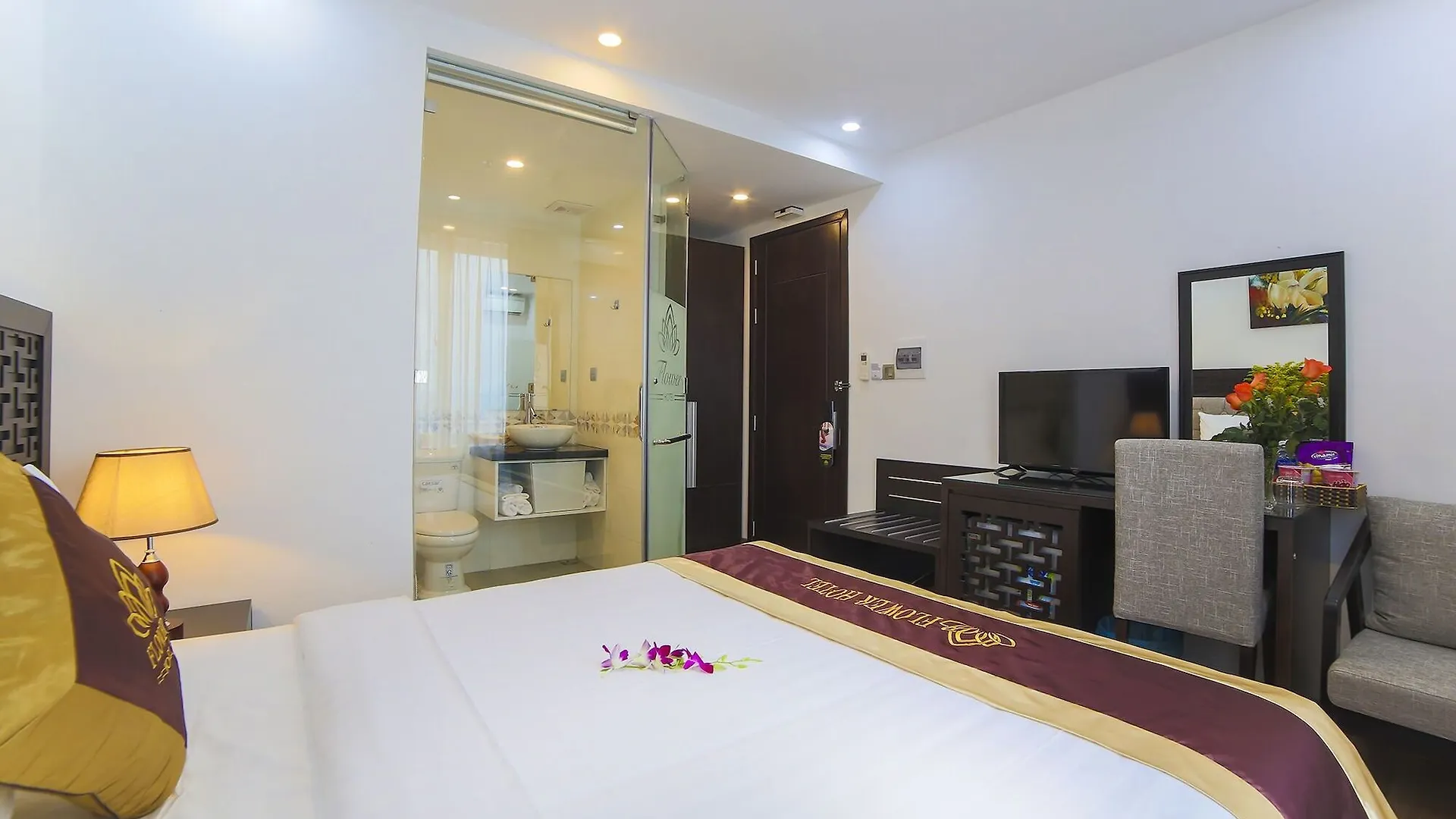 Flower Hotel Da Nang 4*,